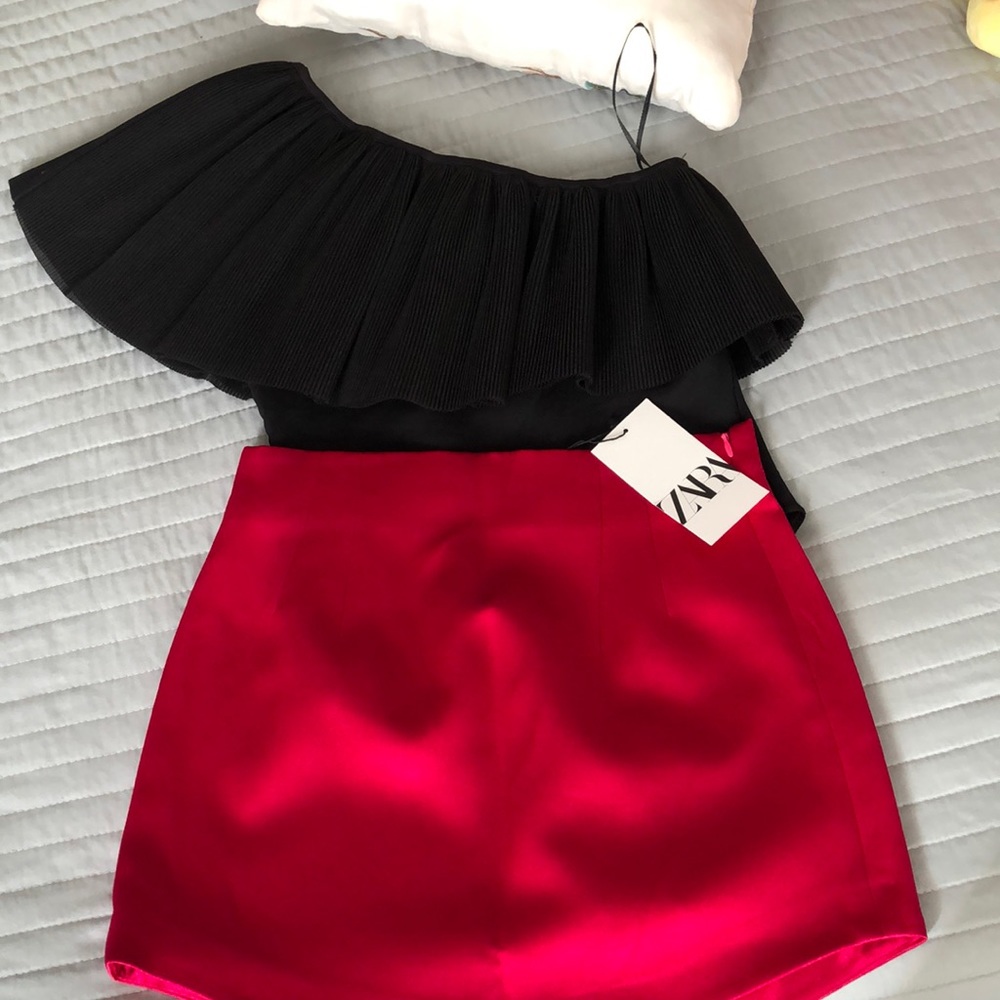 Zara ruffled asymmetric bodysuit - Picture 10 of 10